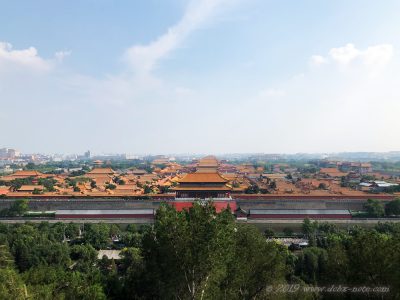 北京、景山公園から眺める故宮全体