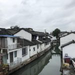 上海の朱家角に行く途中で見た水郷