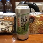 中国のコンビニで買ったパンとビール