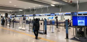 関西空港2階のANA国内線カウンター