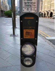シンガポールの歩行者用押しボタン